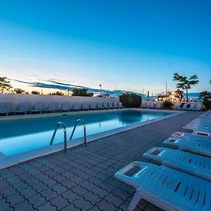 https://hotel-nuovo-belvedere.emilia-romagnahotels.net