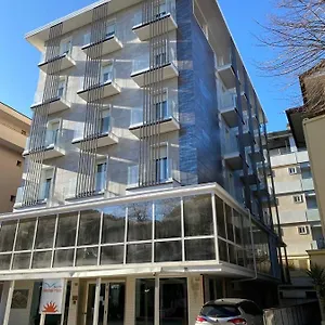 https://hotel-vernel.emilia-romagnahotels.net